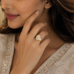 Luxury crystal heart gold ring for women with sparkling crystal stones