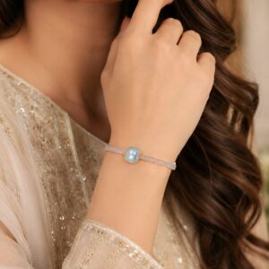 Turquoise cowrie shell bracelet for women.